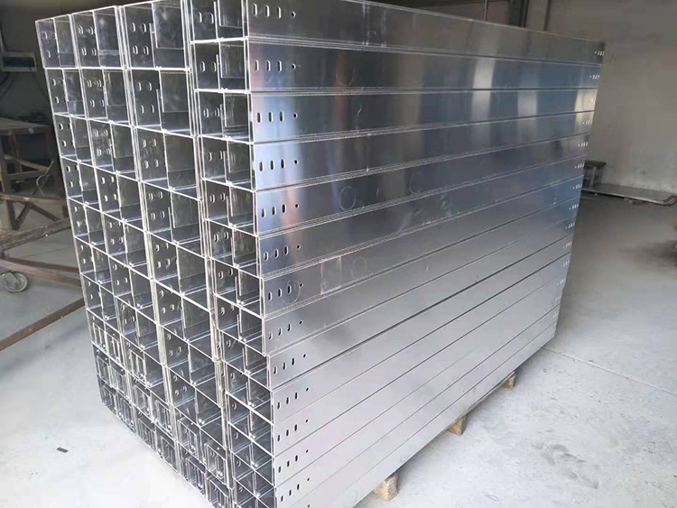 全封闭桥架细节处的防护延伸