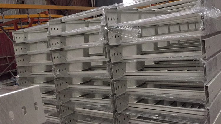 梯式电缆桥架作为腐蚀环境的防护屏障